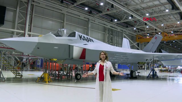 Azerin a chanté la chanson « Çırpınırdin Karadeniz » devant KAAN