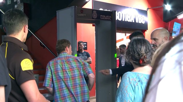 Más de 700 agentes de Policía toman los alrededores de la Fonteta en Valencia