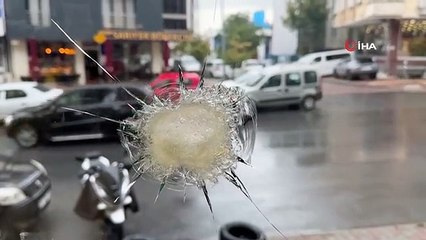 Mağazaya çifte saldırı kamerada: Görüntülü görüşme yaparken kurşun yağdırdı