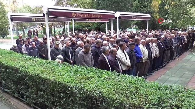 Eskişehir'de Gazze'de İsrail'in hastane saldırısında hayatını kaybedenler için gıyabi cenaze namazı kılındı