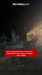 Telah terjadi kebakaran di lereng Gunung Agung terlihat dari Kubu, Karangasem, Rabu (18/10)