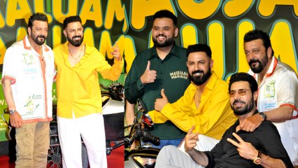 Sanjay Dutt Meets Gippy Grewal At Maujaan Hi Maujaan Screening!