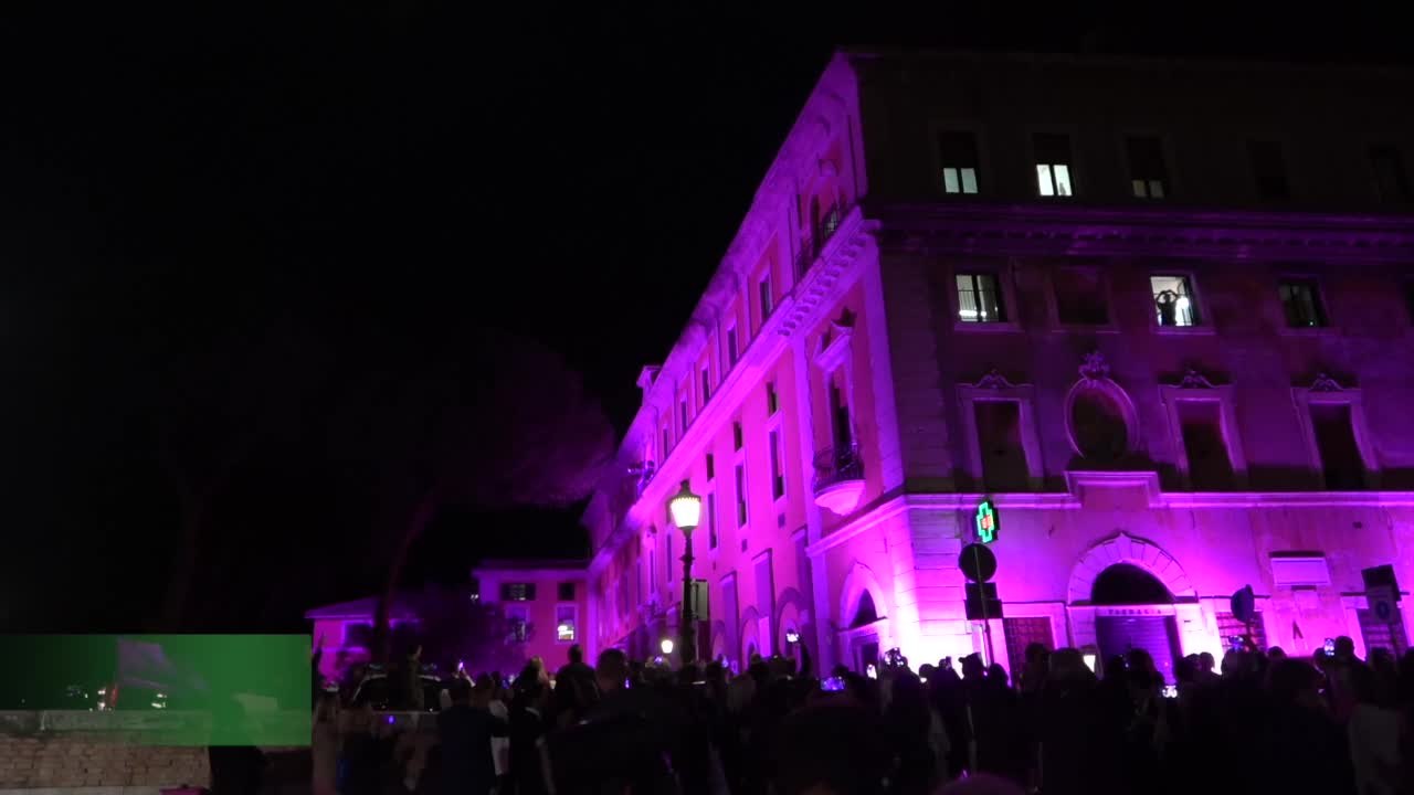 Tumore al seno, a Roma una mostra per l'Ottobre...