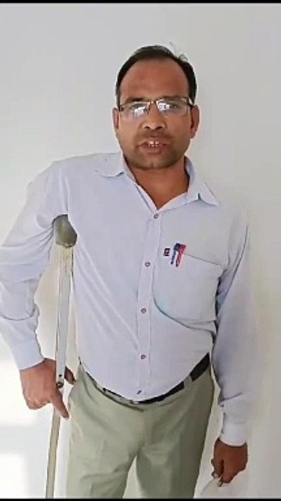 दिव्यांग शिक्षक ने पेश की अन्य शिक्षकों के लिए मिसाल..देखें वीडियो