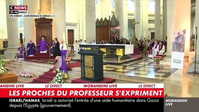 Obsèques du professeur Dominique Bernard à Arras - Une collègue de l’enseignant a pris la parole dans la cathédrale: Te voilà élevé au rang des martyrs, toi l'homme discret - Regardez