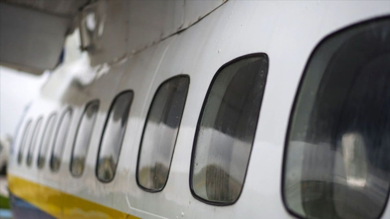 Flugzeug verliert nach Abflug mehrere Fenster