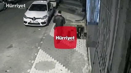 Önce duvara çarptı sonra çukura düştü! İlginç anlar kamerada