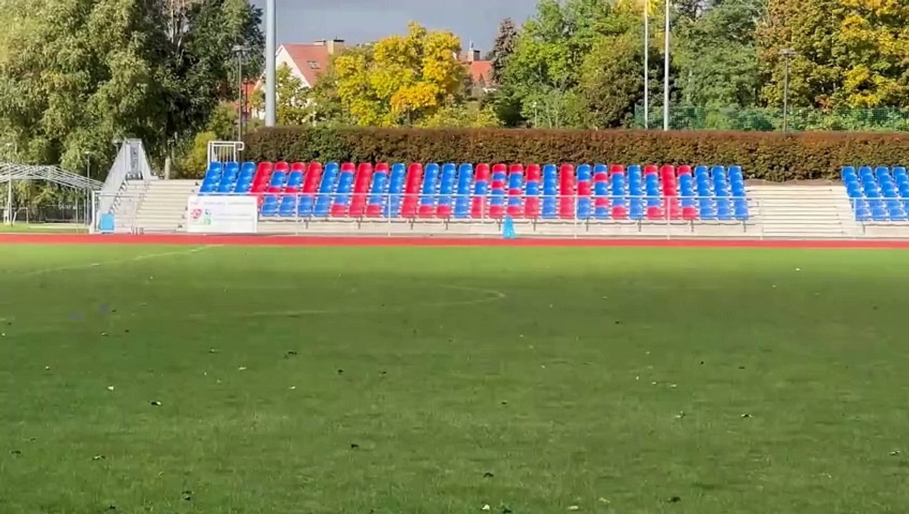 Stadion przy Okrzei będzie miał nową murawę. Sztuczna, zamiast naturalnej