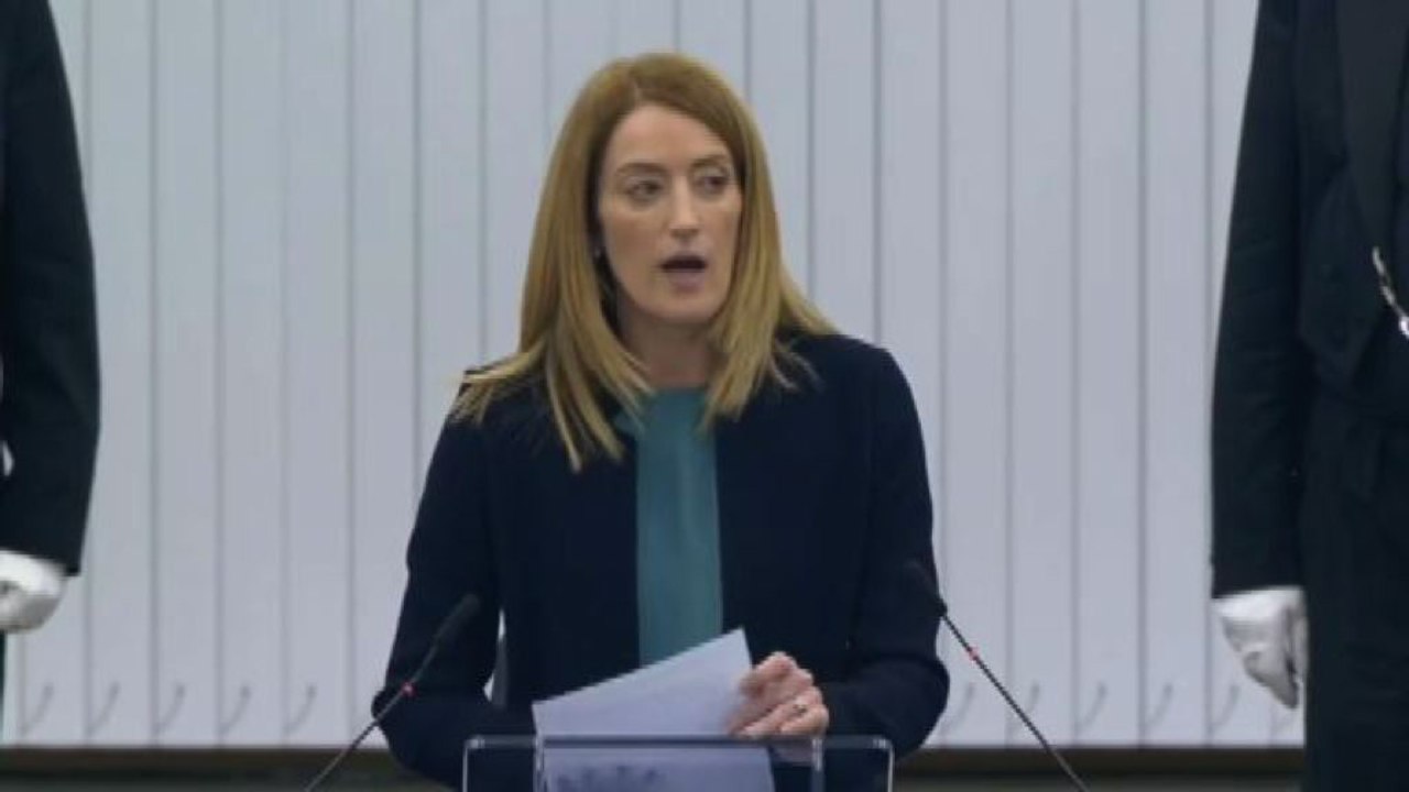 Ue, premio Sakharov a Masha Amini e al movimento delle donne iraniane