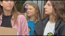 Greta Thunberg manifesta a Londra pochi giorni dopo l'arresto