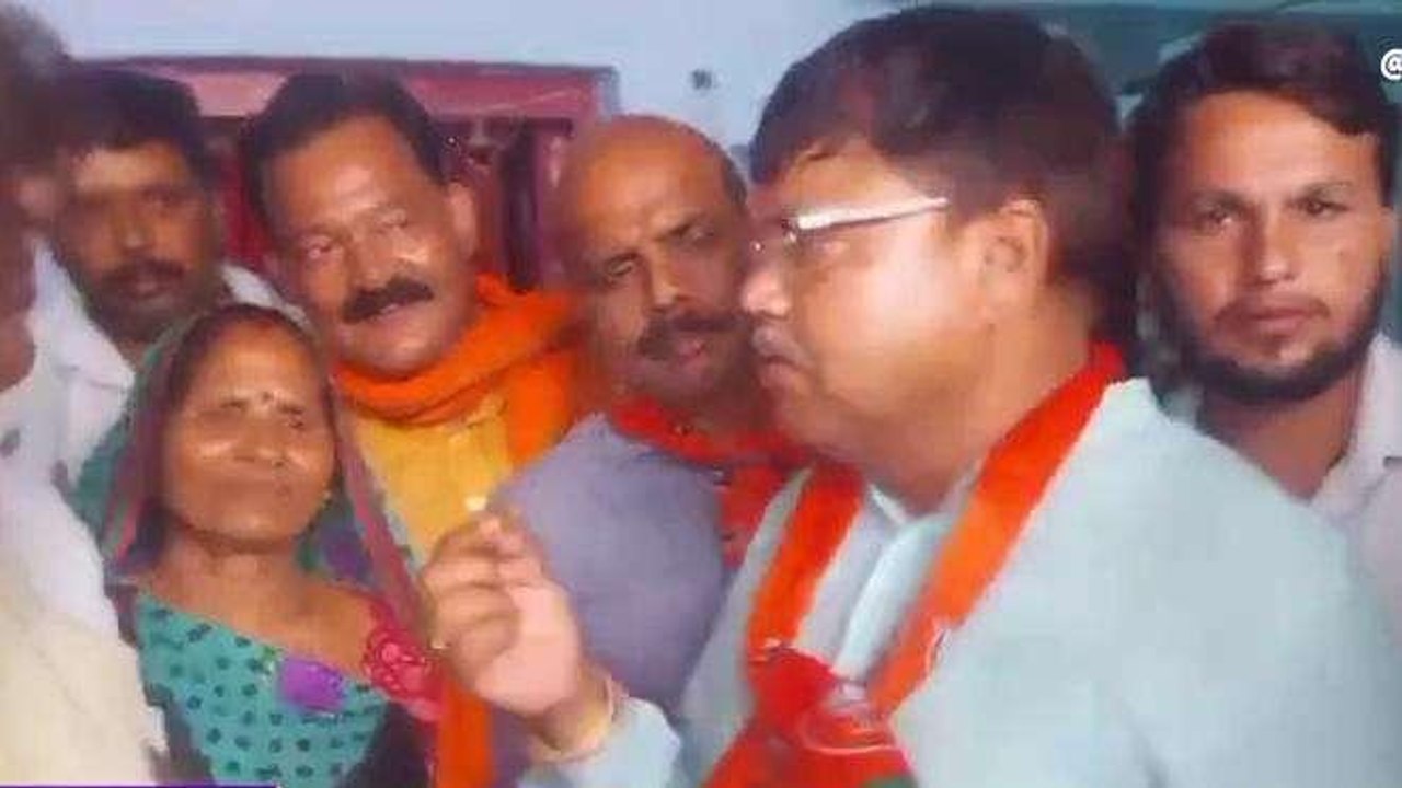 ग्वालियर: चुनाव जीतने के लिए भाजपा प्रत्याशी का अनोखा प्रयास, मांग रहे 1-1 रुपये का चंदा