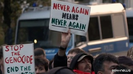 "Free Palestine", scontri con la polizia a Berlino, arresti e feriti