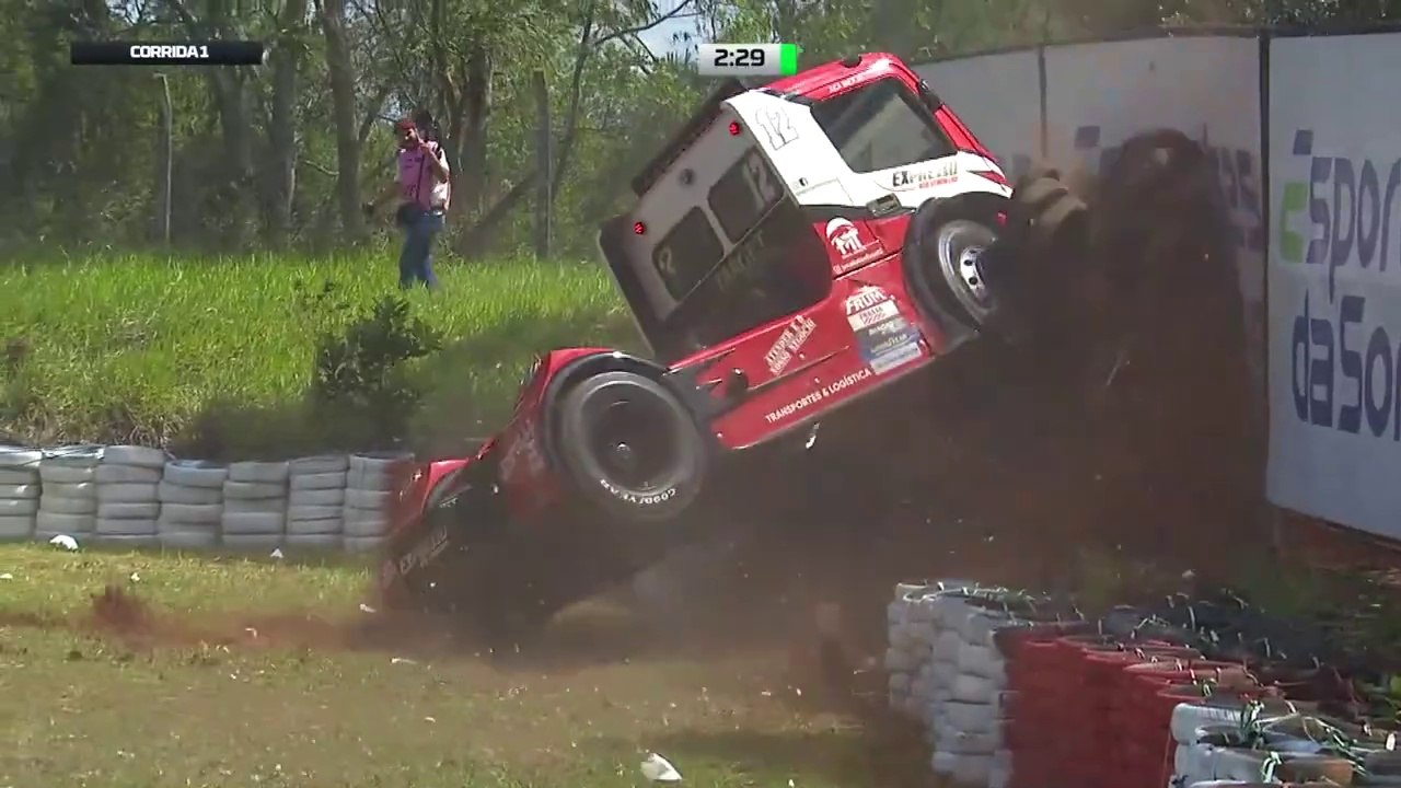 Copa Truck 2023 Tarumã Race 1 Bala Big Crash