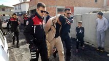Edirne'de Kaçak Göçmen Operasyonu: Uyuşturucu ve Sahte Belgeler Ele Geçirildi