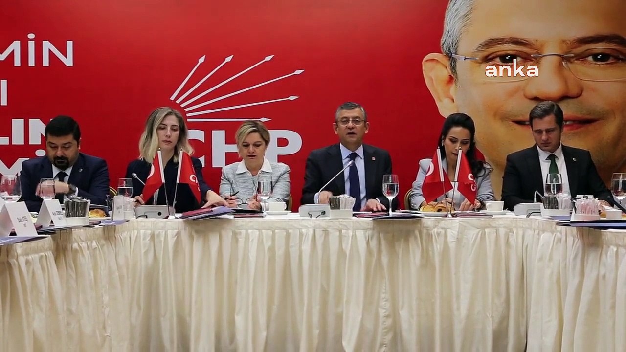 Özgür Özel: "Beklenenin Çok Üstünde İmza Alacağımız ve Tahminlerin Çok Üzerinde Bir Destek Alacağımızı Görüyoruz. Kurultayı Kazanacağız"