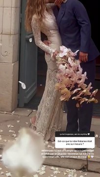 C'est un sample qui n'a jamais été produit par Paco Rabanne ! , dévoile Carla Ginola sur sa robe de mariée