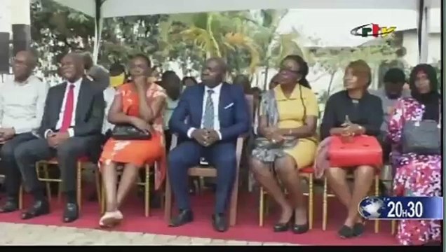 Remise des Attestations de Fin de Formation IAI a Mbalmayo_141023