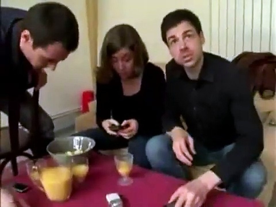 Popping Popcorn With Cell Phones video Dailymotion