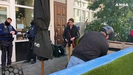 Attacco Bruxelles, il bar dove e' stato trovato l'attentatore