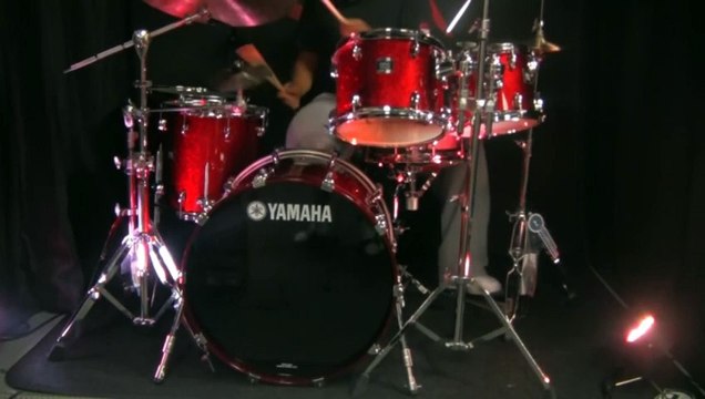 Yamaha 5-Piece Oak Custom Red Sparkle Oak Drum Set