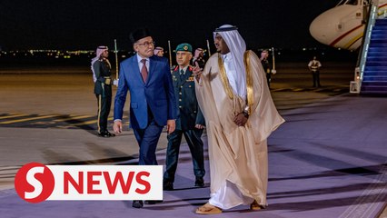 Video herunterladen: PM Anwar arrives in Riyadh for Asean-GCC Summit