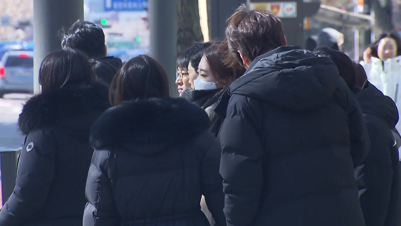 [더뉴스] 반짝 찾아온 초겨울 추위...오대산은 벌써 단풍 절정 / YTN