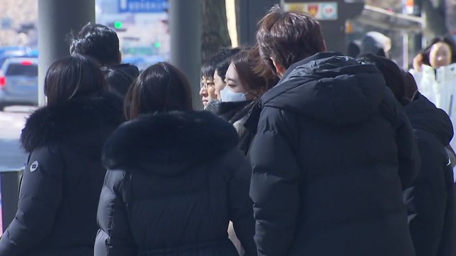 [더뉴스] 반짝 찾아온 초겨울 추위...오대산은 벌써 단풍 절정 / YTN