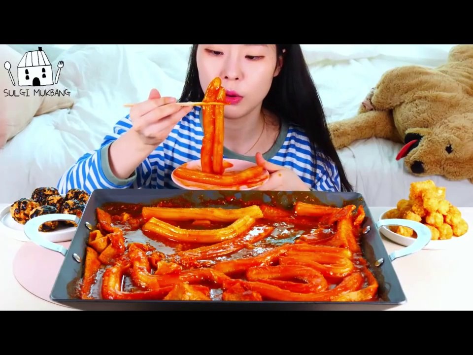 ASMR MUKBANG| Tteokbokki with BUNMOJA noodles, Rice Balls with Hot chicken flavor, French fries.