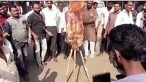 शुजालपुर: कांग्रेस प्रत्याशी का जलाया पुतला, हीरेन्द्र बोले- 7 करोड़ में बिकी टिकट