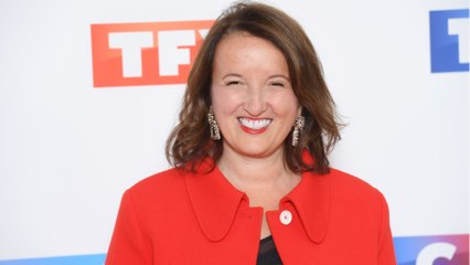 GALA VIDÉO - “Moins grosse qu’à la télé mais…” : Anne Roumanoff pleine d’auto-dérision sans son nouveau spectacle