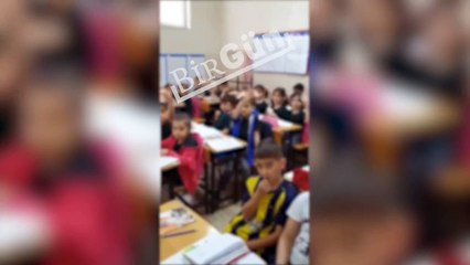 Para dağıttıkları depremzede çocukların videosunu çekmişler