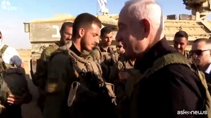 Netanyahu visita i soldati vicino a Gaza: colpiremo pesantemente nemici
