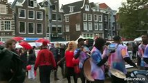 Ad Amsterdam in piazza contro lo spostamento del quartiere a luci rosse