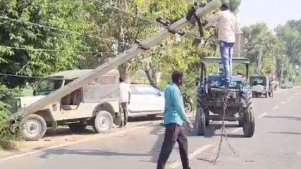 हनुमानगढ़: दो कारों को टक्कर मारते हुए विद्युत पोल से भिड़ी जीप, और फिर