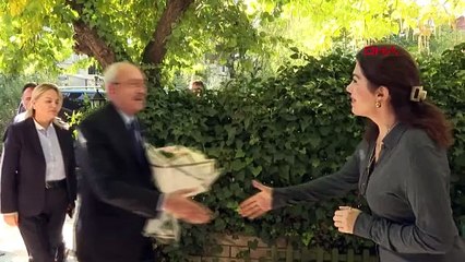 Kılıçdaroğlu a rendu visite à l'épouse d'Ahmet Taner Kışlalı