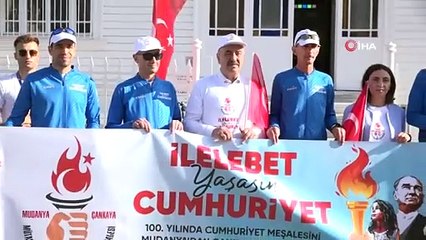 Le maire de Mudanya, Hayri Türkyılmaz, a lancé la marche aux flambeaux du 100e anniversaire de l'armistice à la République
