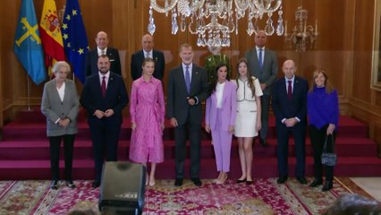 La princesa Leonor enamora con un vestido rosa con flores bordadas