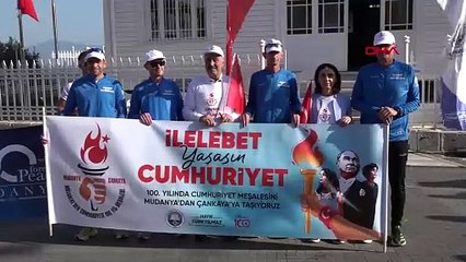 Mudanya Belediye Başkanı Hayri Türkyılmaz, 'Mütareke'den Cumhuriyet'e 100'üncü Yıl Meşalesi' sloganıyla Ankara'ya doğru yürüyüş başlattı