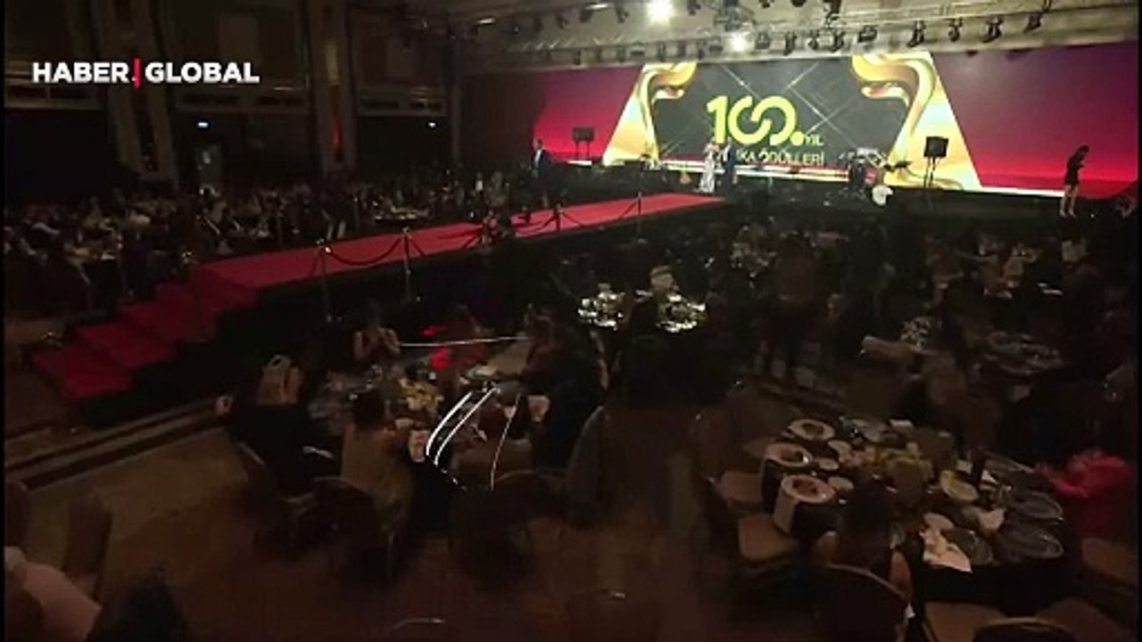 Haber Global'e ödül: Dilara Sayan ile Hafta Sonu Ana Haber, 'Yılın Hafta Sonu Haber Programı' seçildi