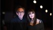 GALA VIDEO – Monica Bellucci et Tim Burton amoureux : ils prennent la pose ensemble pour la première fois