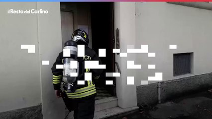 Скачать видео: Incendio in via Donato Creti, il video dei soccorsi dei vigili del fuoco