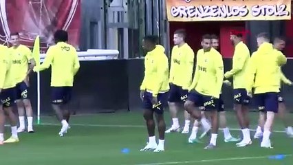 Choc à Fenerbahçe avant le match d'Hatayspor ! Serdar Aziz a été blessé