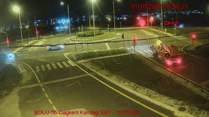 Bolu'da trafik kazaları KGYS kameralarına yansıdı