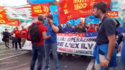 Ex Ilva, i lavoratori in corteo per le strade di Roma