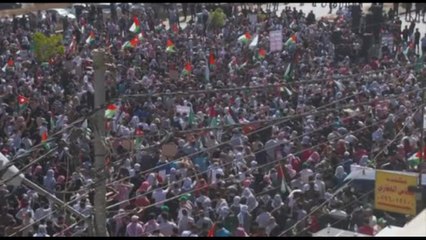 Migliaia di giordani di nuovo in piazza contro bombardamenti su Gaza