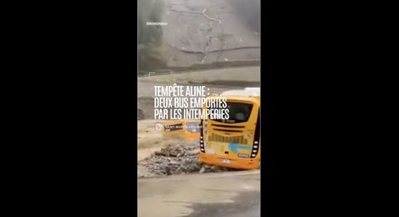Tempête Aline : deux bus emportés par les inondations