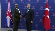 Le ministre des Affaires étrangères Hakan Fidan a rencontré le ministre britannique des Affaires étrangères