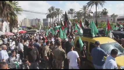 I sostenitori di Hamas manifestano in Libano al confine con Israele