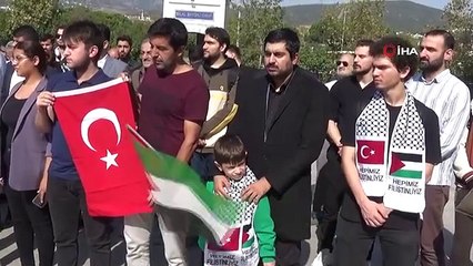İzmir'de cuma namazı çıkışı Gazze'ye destek açıklaması