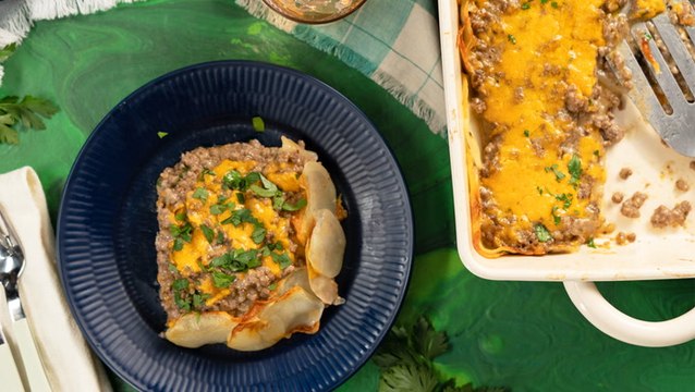How to Make Cheesy Ground Beef and Potatoes